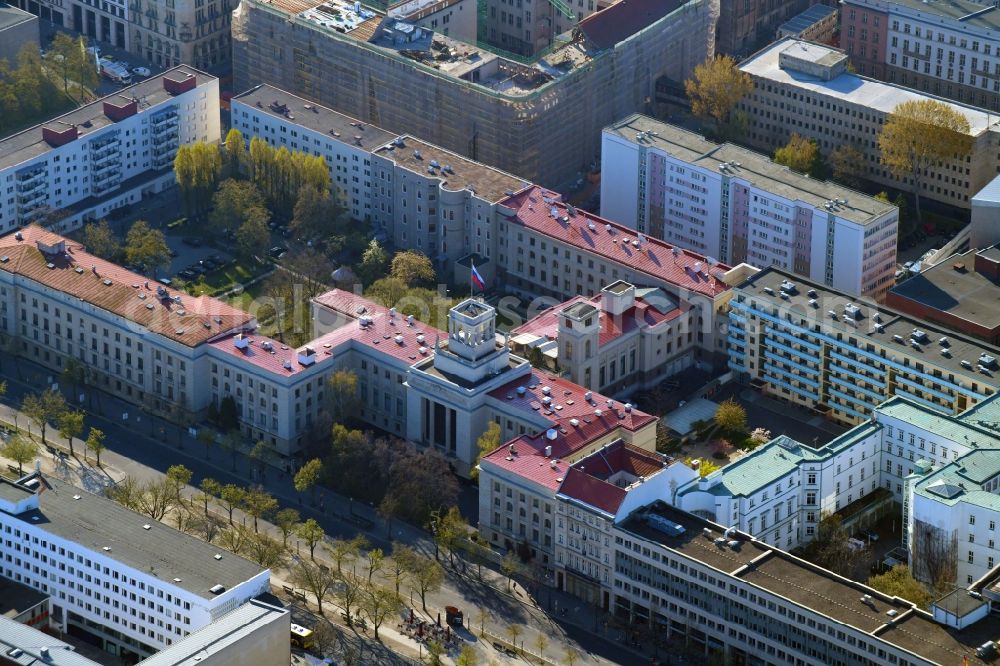Berlin from the bird's eye view: Embassy buildings and grounds of the Diplomatic Mission of Russischen Foeofation Unter den Linden in the district Mitte in Berlin, Germany