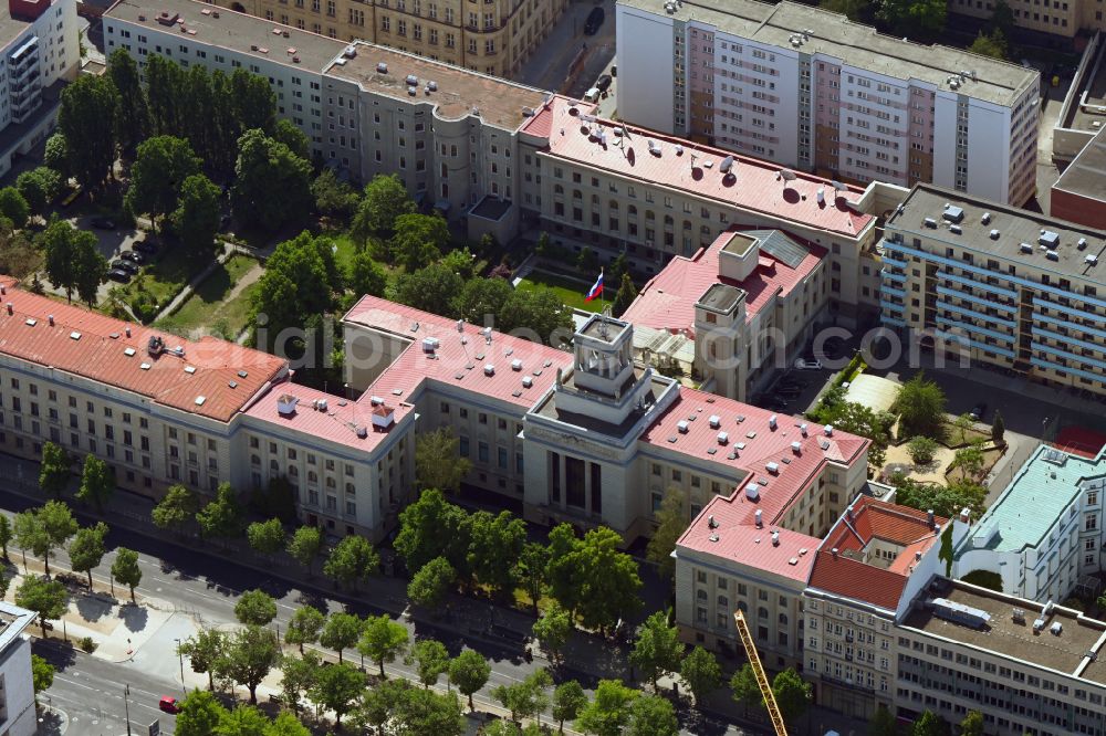 Aerial image Berlin - Embassy buildings and grounds of the Diplomatic Mission of Russischen Foeofation Unter den Linden in the district Mitte in Berlin, Germany