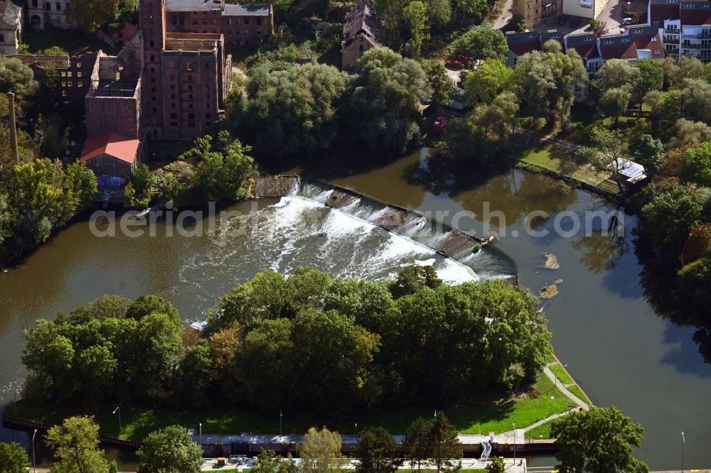Aerial image Halle (Saale) - Fire- Ruins of the Boellberger Muehle next to Grosses Boellberger Wehr in Halle (Saale) in the state Saxony-Anhalt, Germany