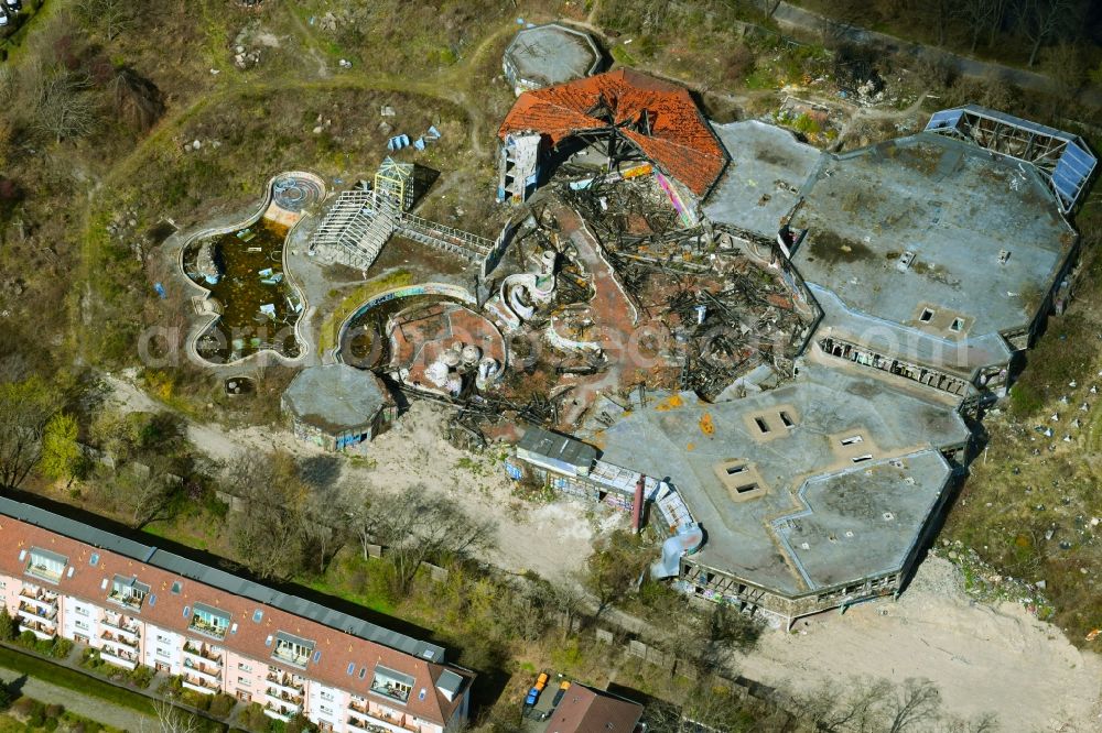 Aerial image Berlin - Ruins of the decaying land with the building of the closed water park in the district Blub Berlin Tempelhof