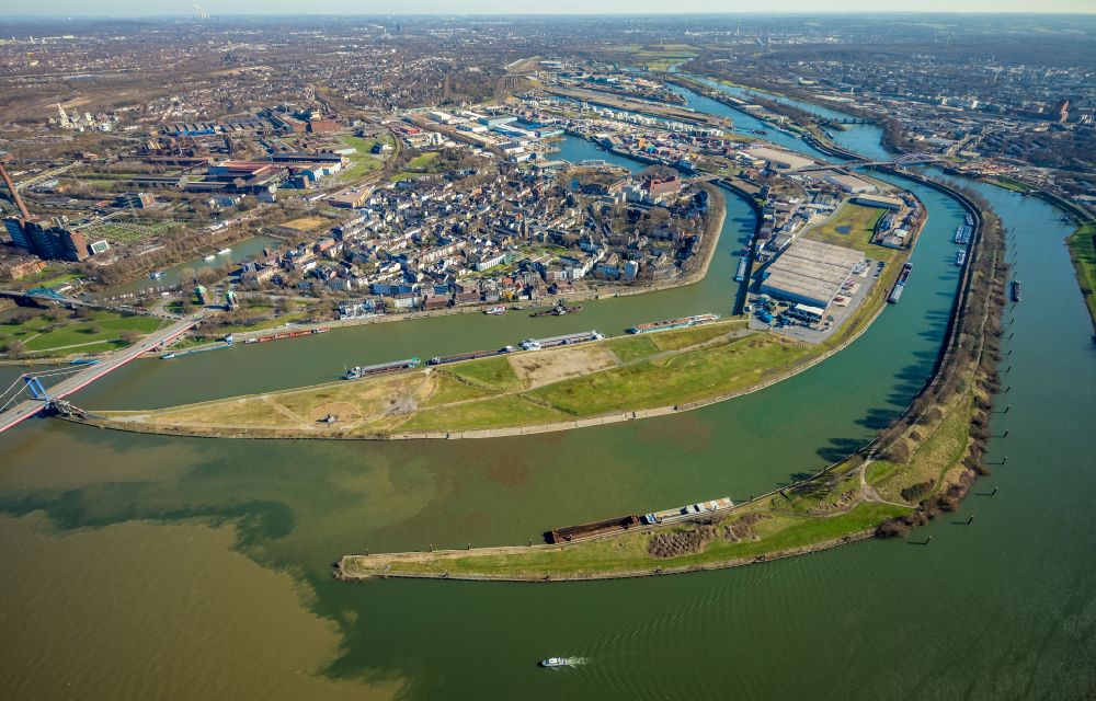 Aerial image Duisburg - Brown Rhine flood mixes water with the clean Ruhr at the Ruhr estuary at Port of Duisburg in Duisburg at Ruhrgebiet in North Rhine-Westphalia