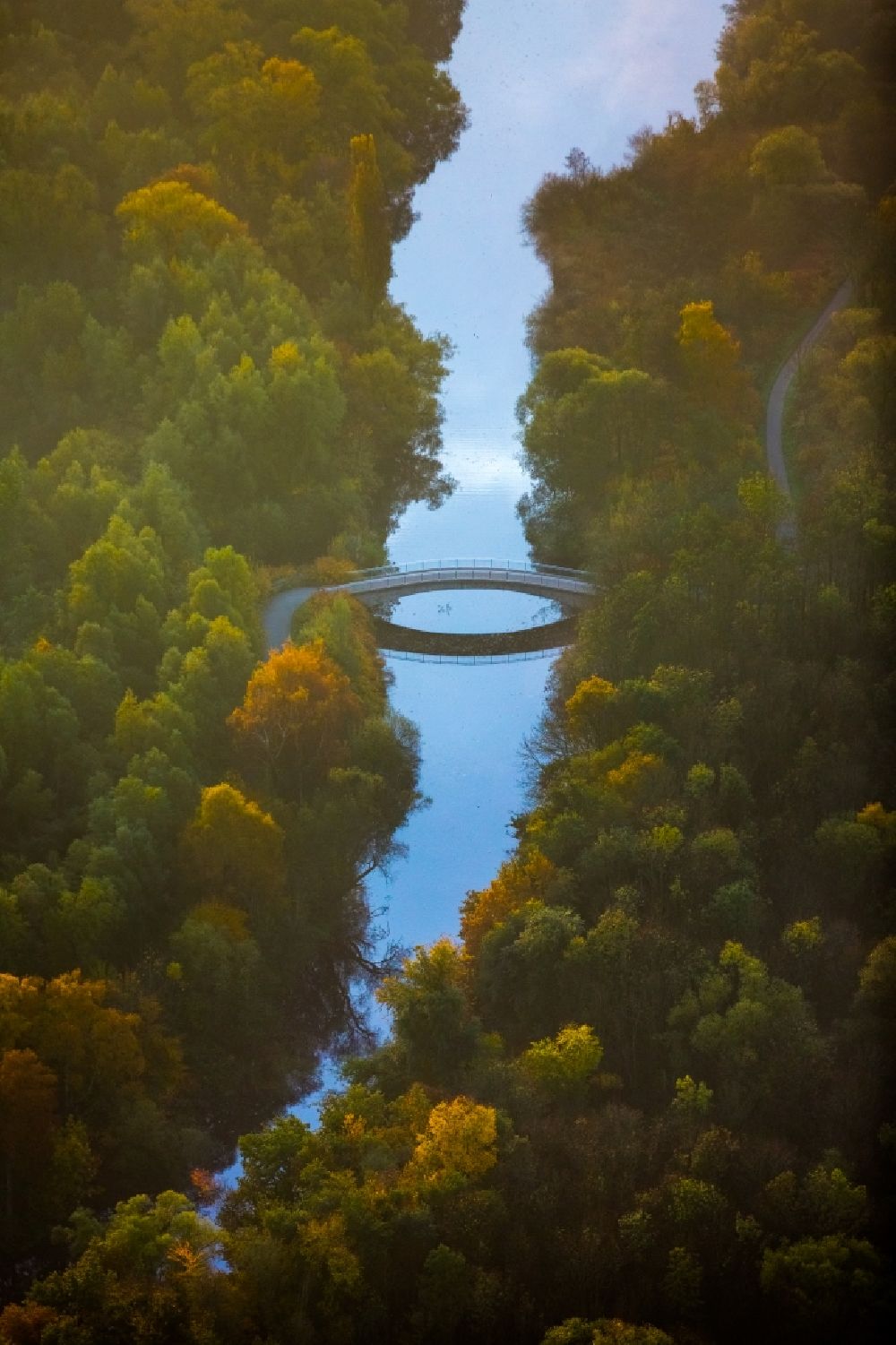 Aerial image Essen - River - bridge construction in the natural reserve Ruhrauen in Essen in the state North Rhine-Westphalia