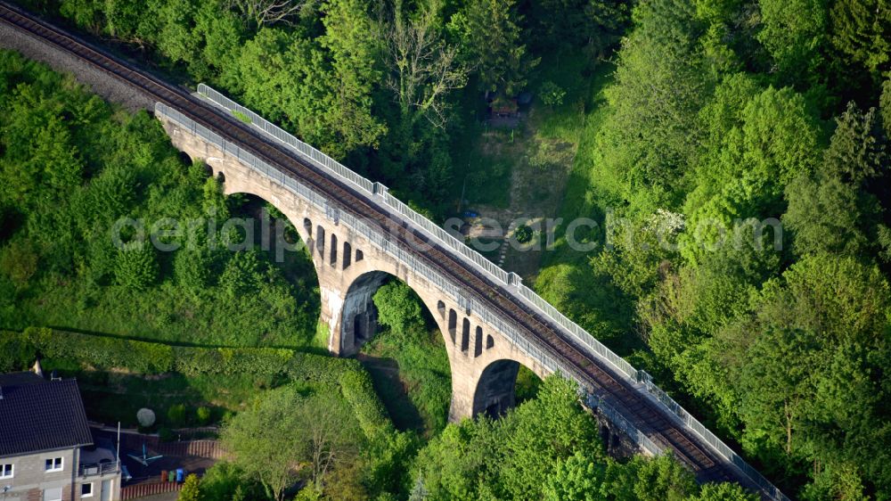 Aerial photograph Kasbach-Ohlenberg - Bridge of the Kasbach Valley Railway in Kasbach-Ohlenberg in the state Rhineland-Palatinate, Germany
