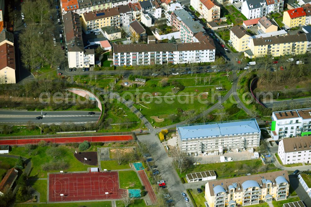 Aerial photograph Aschaffenburg - Bridge structure as a green bridge and park and tunneling over the road Suedring in the district Innenstadt in Aschaffenburg in the state Bavaria, Germany