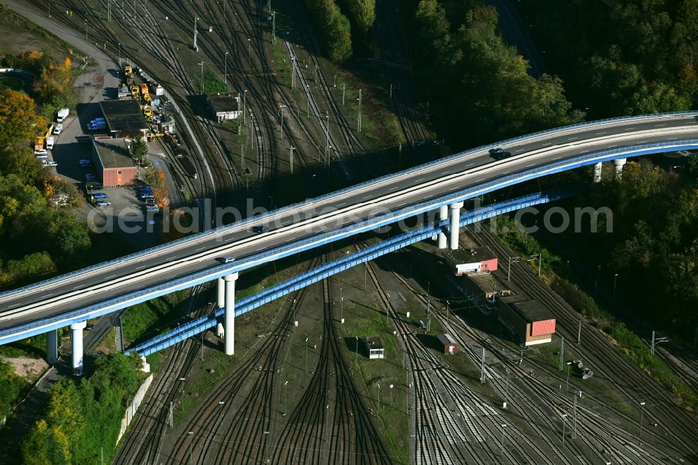 Aerial image Saarbrücken - Bridge structure for crossing and bridging the track of the railway Johannisbruecke in the district Rodenhof in Saarbruecken in the state Saarland, Germany