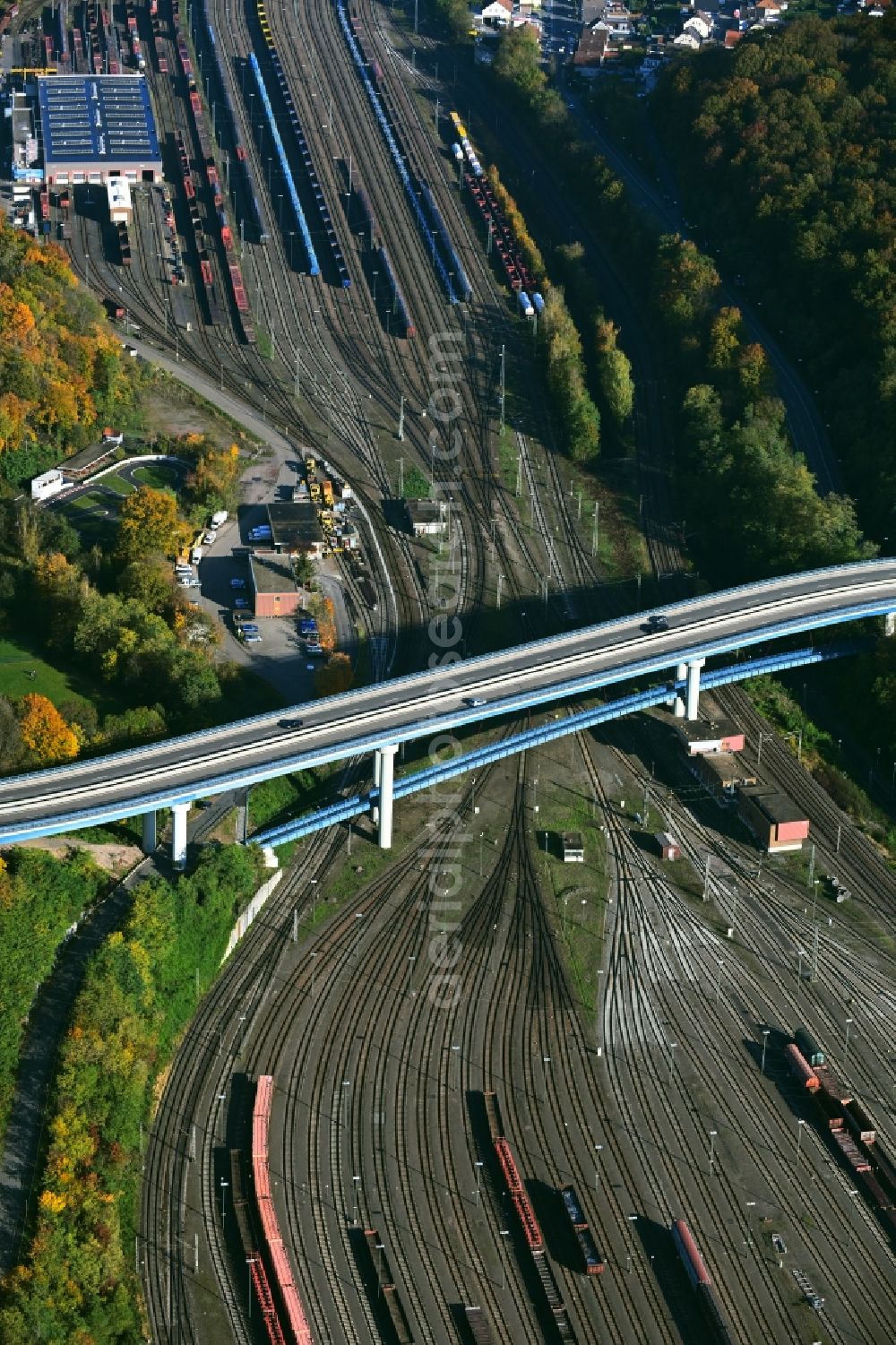 Aerial photograph Saarbrücken - Bridge structure for crossing and bridging the track of the railway Johannisbruecke in the district Rodenhof in Saarbruecken in the state Saarland, Germany