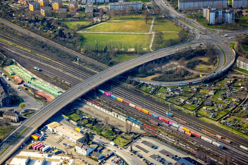 Aerial image Duisburg - Road bridge construction along the Friedrich-Ebert-Strasse across the rail course of the local railway line in the district Friemersheim in Duisburg in the state North Rhine-Westphalia, Germany