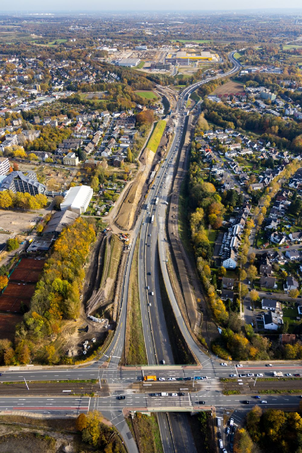 Aerial image Bochum - Road bridge structure along the Universitaetsstrasse and course of the Autobahn BAB 448 in the district of Altenbochum in Bochum in the Ruhr area in the state North Rhine-Westphalia, Germany