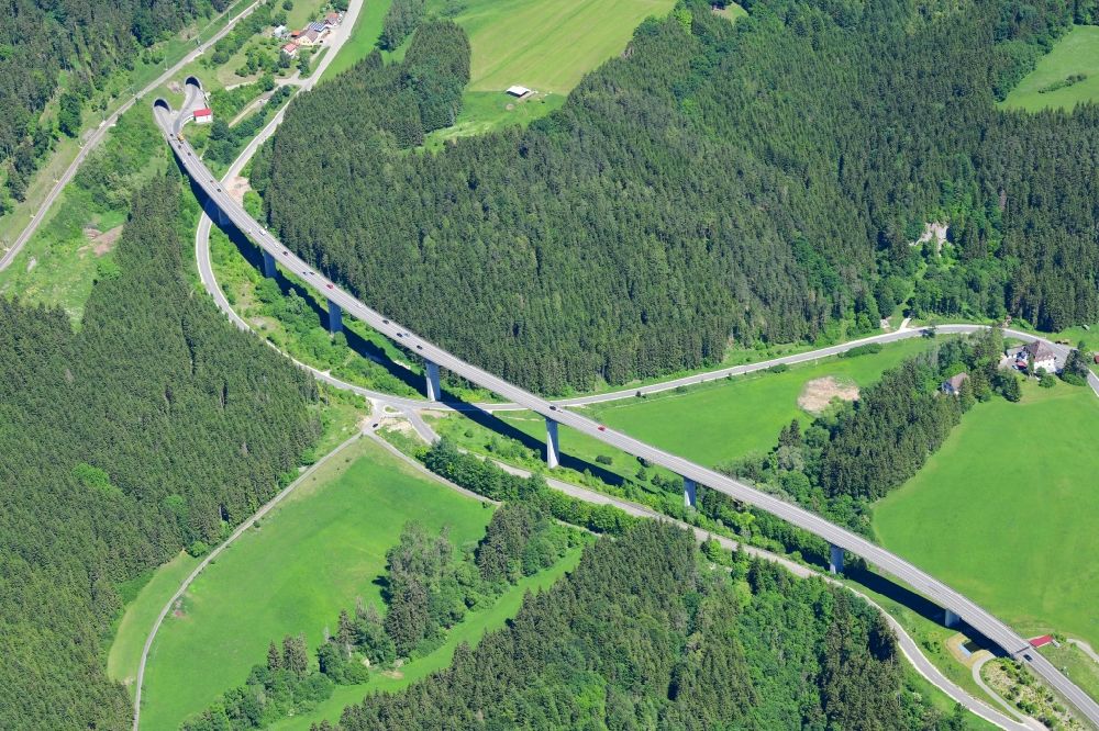 Döggingen from the bird's eye view: Road bridge construction along of viadukt Gauchatalbruecke in Doeggingen in the state Baden-Wuerttemberg, Germany