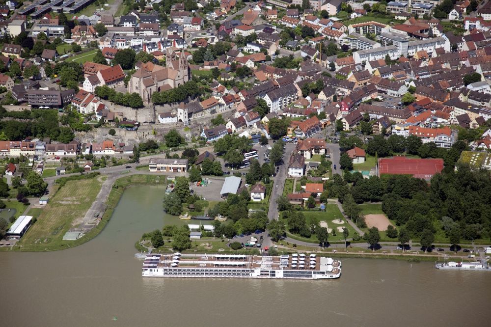 Breisach am Rhein from above - Breisach am Rhein in the state Baden-Wuerttemberg. Below the Rhine river as a border to France, above the city center with the Burgberg and the cathedral