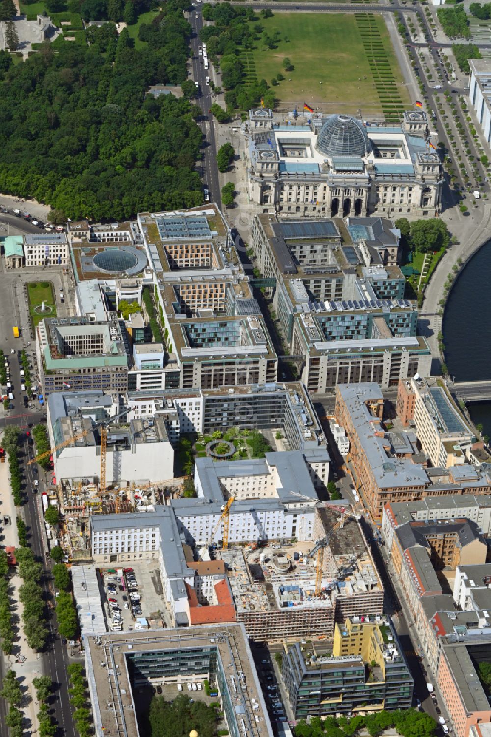 Aerial photograph Berlin - Office building - Ensemble on Strasse Unter den Linden and the Dorotheenstrasse in the district Mitte in Berlin, Germany