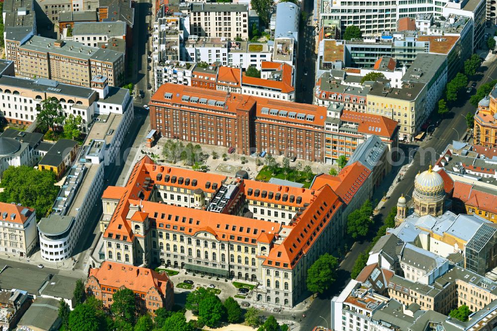 Aerial photograph Berlin - Office and business complex FORUM an der MUSEUMINSEL on Monbijoustrasse - Oranienburger Strasse - Tucholskystrasse - Ziegelstrasse in the district Mitte in Berlin, Germany