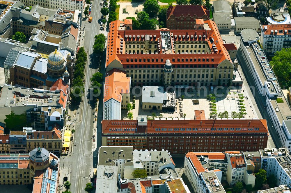 Aerial image Berlin - Office and business complex FORUM an der MUSEUMINSEL on Monbijoustrasse - Oranienburger Strasse - Tucholskystrasse - Ziegelstrasse in the district Mitte in Berlin, Germany