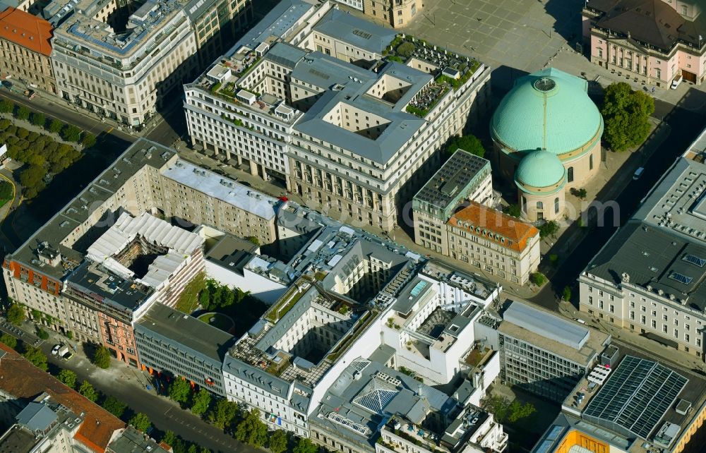Aerial photograph Berlin - Office building - Ensemble of Robert Bosch Stiftung GmbH on Franzoesische Strasse - Jaegerstrasse - Hedwigskirchgasse in the district Mitte in Berlin, Germany