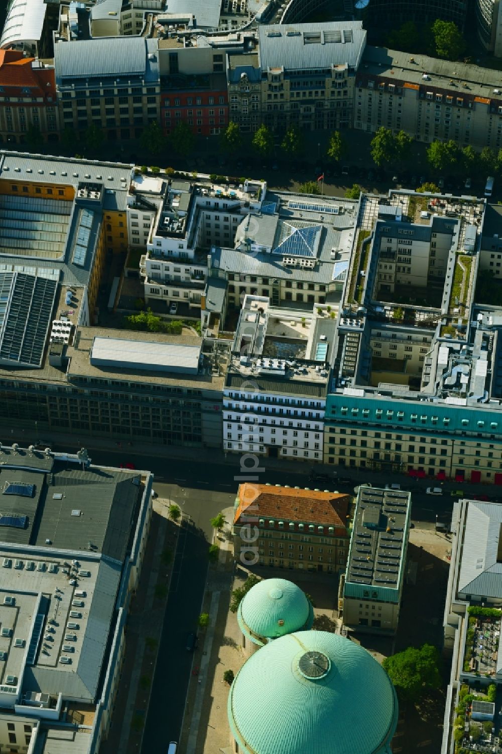 Aerial image Berlin - Office building - Ensemble of Robert Bosch Stiftung GmbH on Franzoesische Strasse - Jaegerstrasse - Hedwigskirchgasse in the district Mitte in Berlin, Germany