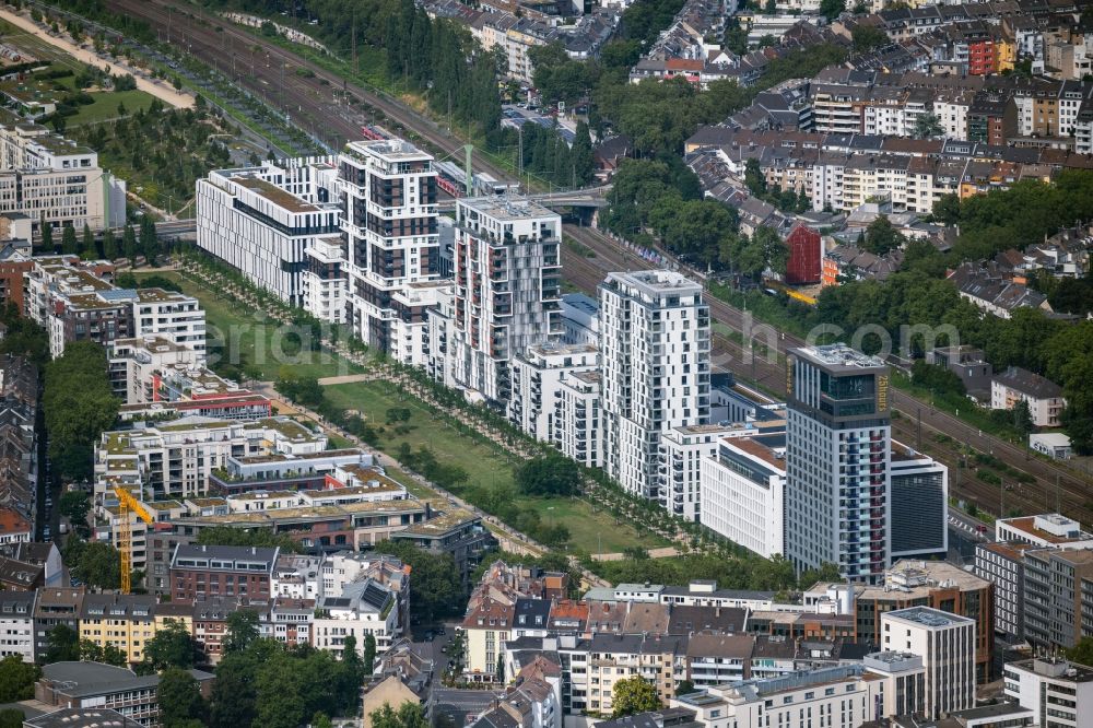 Düsseldorf from the bird's eye view: Construction on Office building - Ensemble Le Quartier Central at the Toulouser Allee in the district city in Duesseldorf at Ruhrgebiet in the state North Rhine-Westphalia