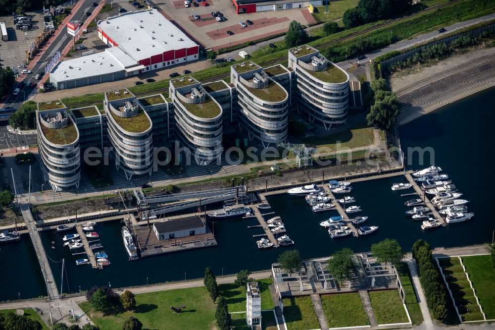 Duisburg from above - Office building - Ensemble on Schifferstrasse with Yachthafen in the district Kasslerfeld in Duisburg at Ruhrgebiet in the state North Rhine-Westphalia, Germany