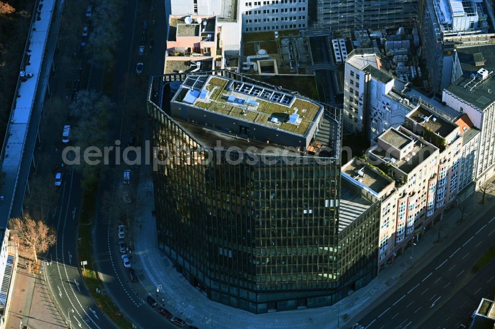 Berlin from above - Office and commercial building on Budapester Strasse corner Kurfuerstenstrasse at the Olof-Palme-Platz in the district Tiergarten in Berlin, Germany