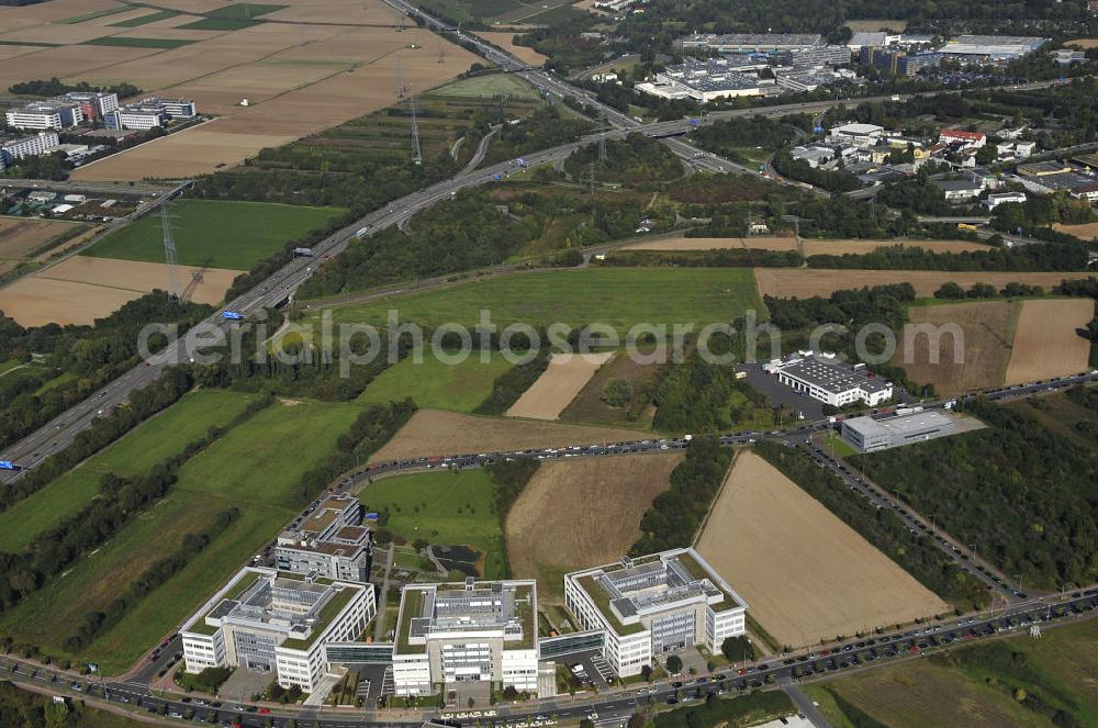 Aerial photograph Frankfurt am Main - Blick auf das Büro- und Geschäftshausareal an der Wilhem-Fey-Strasse / Flurscheideweg am Eschborner Dreieck im Stadtteil Sossenheim. Ein Projekt der UniCredit Group - vormals HVB Immobilien.
