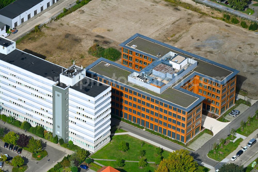 Berlin from the bird's eye view: Office and commercial building on Beilsteiner Strasse in the district Marzahn in Berlin, Germany