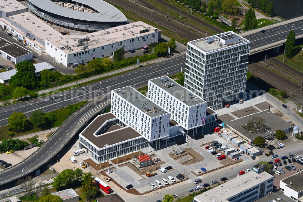 Aerial image Wolfsburg - Office and commercial building Berliner Haus on street Maybachweg in the district Hesslingen in Wolfsburg in the state Lower Saxony, Germany