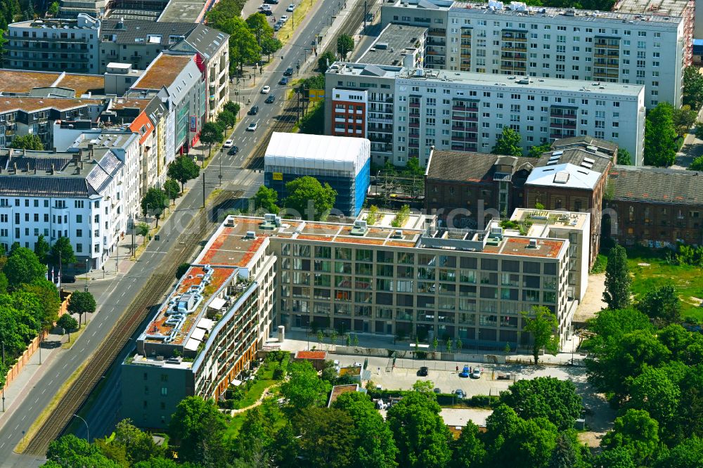 Aerial photograph Berlin - Office and commercial building on Landsberger Allee in the district Friedrichshain in Berlin, Germany