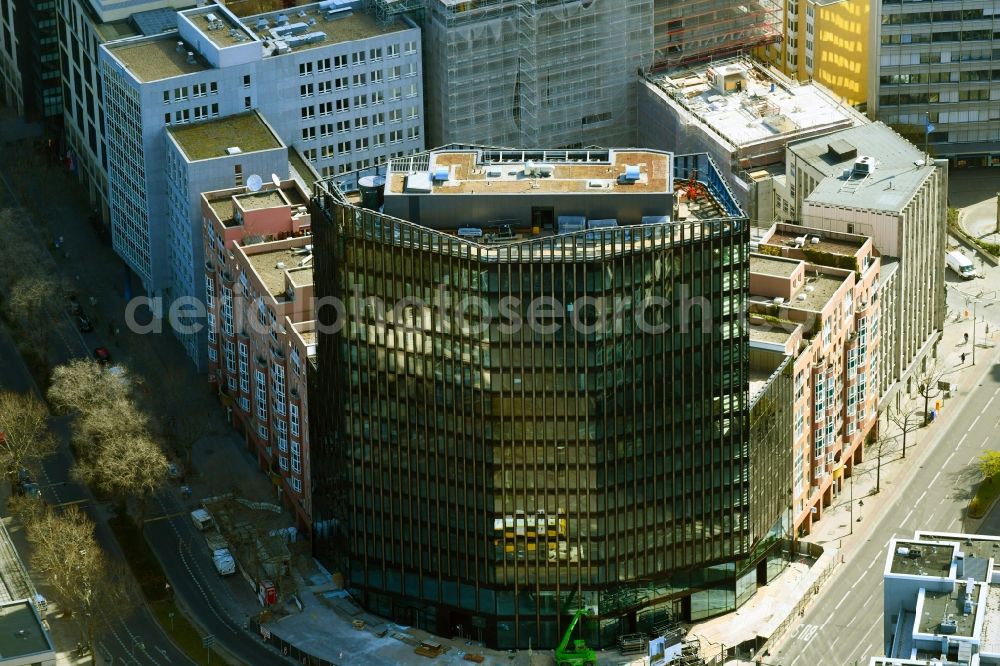 Aerial image Berlin - Construction site to build a new office and commercial building on Budapester Strasse corner Kurfuerstenstrasse on place Olof-Palme-Platz in the district Tiergarten in Berlin, Germany
