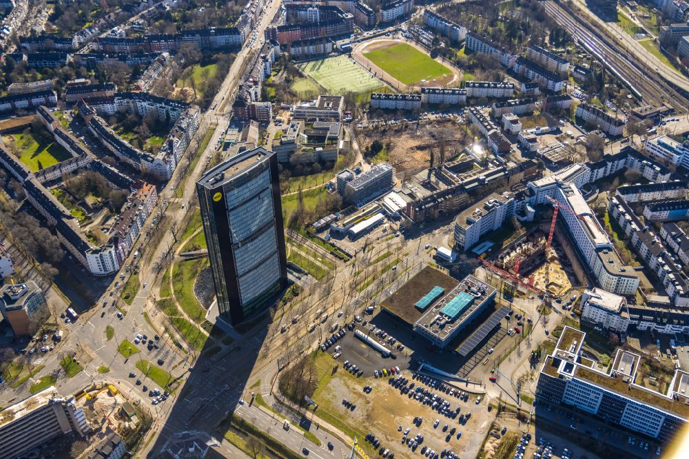 Aerial photograph Düsseldorf - Office and corporate administration high-rise building ARAG-Tower on Moersenbroicher Ei in the district Dusseltal in Dusseldorf in the Ruhr area in the state North Rhine-Westphalia, Germany