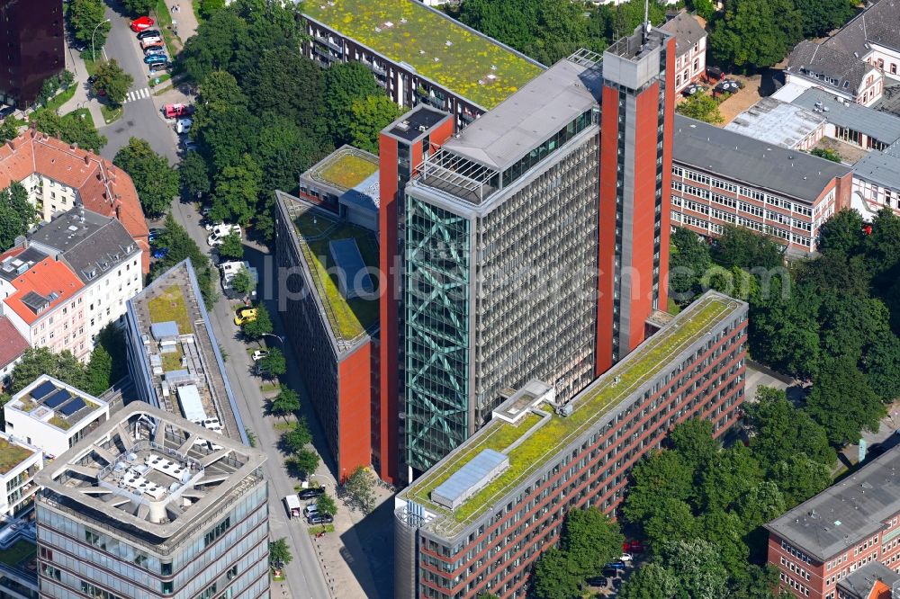 Aerial photograph Hamburg - Office and corporate management high-rise building on Zirkusweg in the district Sankt Pauli in Hamburg, Germany