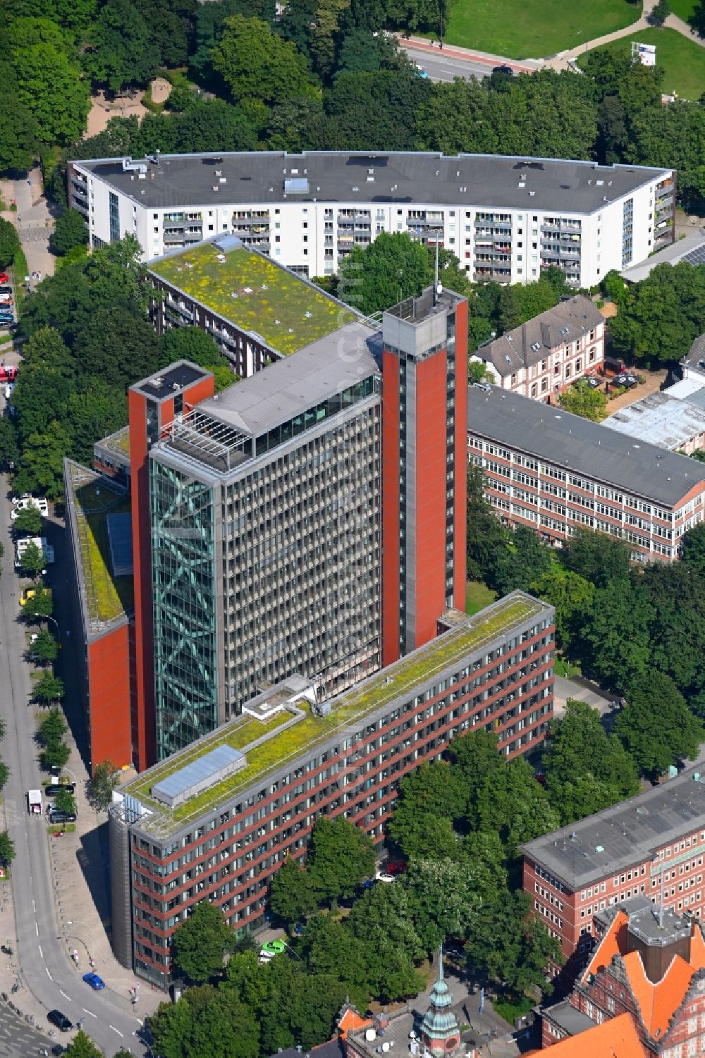 Hamburg from above - Office and corporate management high-rise building on Zirkusweg in the district Sankt Pauli in Hamburg, Germany