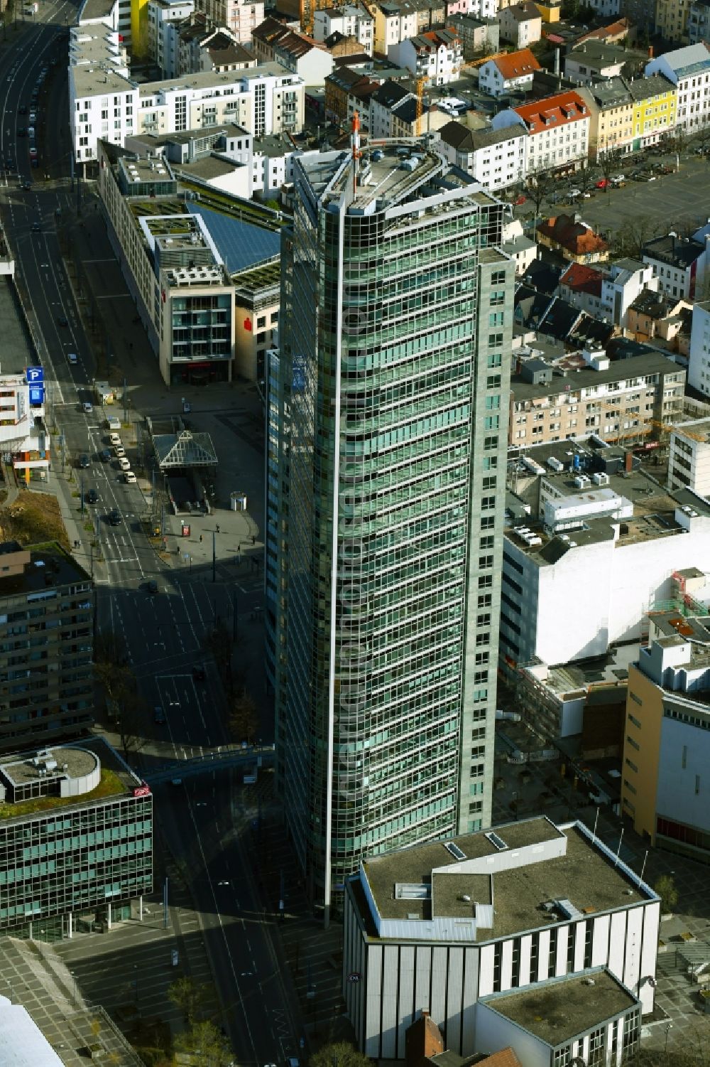 Aerial photograph Offenbach am Main - Office and corporate management high-rise building City Tower in Offenbach am Main in the state Hesse, Germany