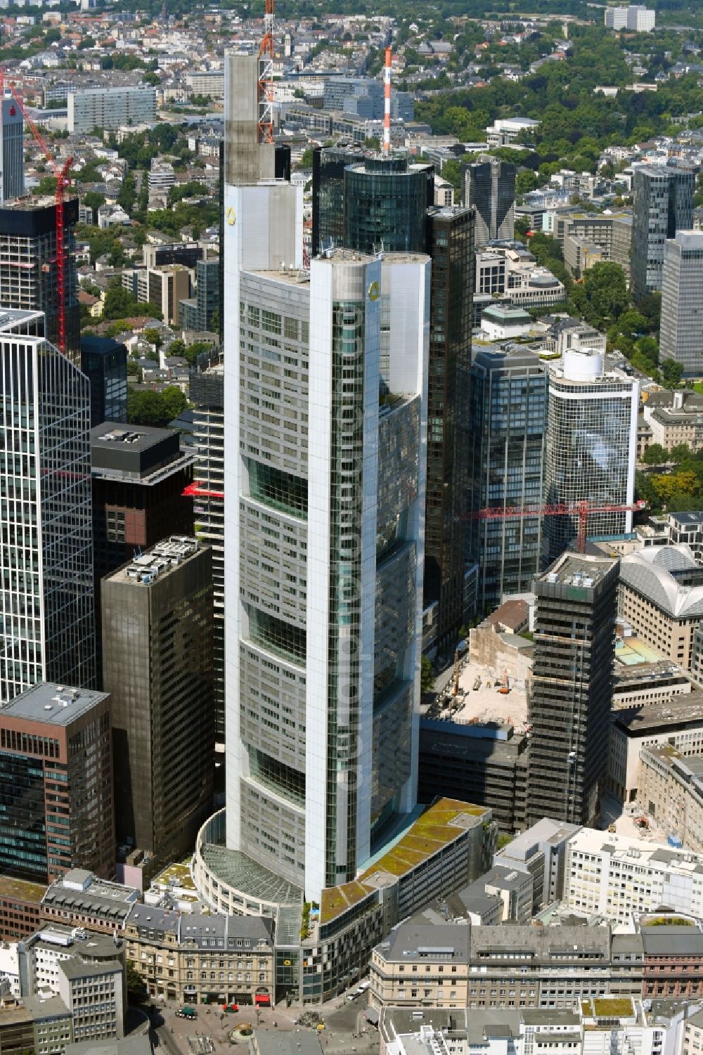Aerial image Frankfurt am Main - Office and corporate management high-rise building Commerzbank Tower on Kaiserstrasse in Frankfurt in the state Hesse, Germany