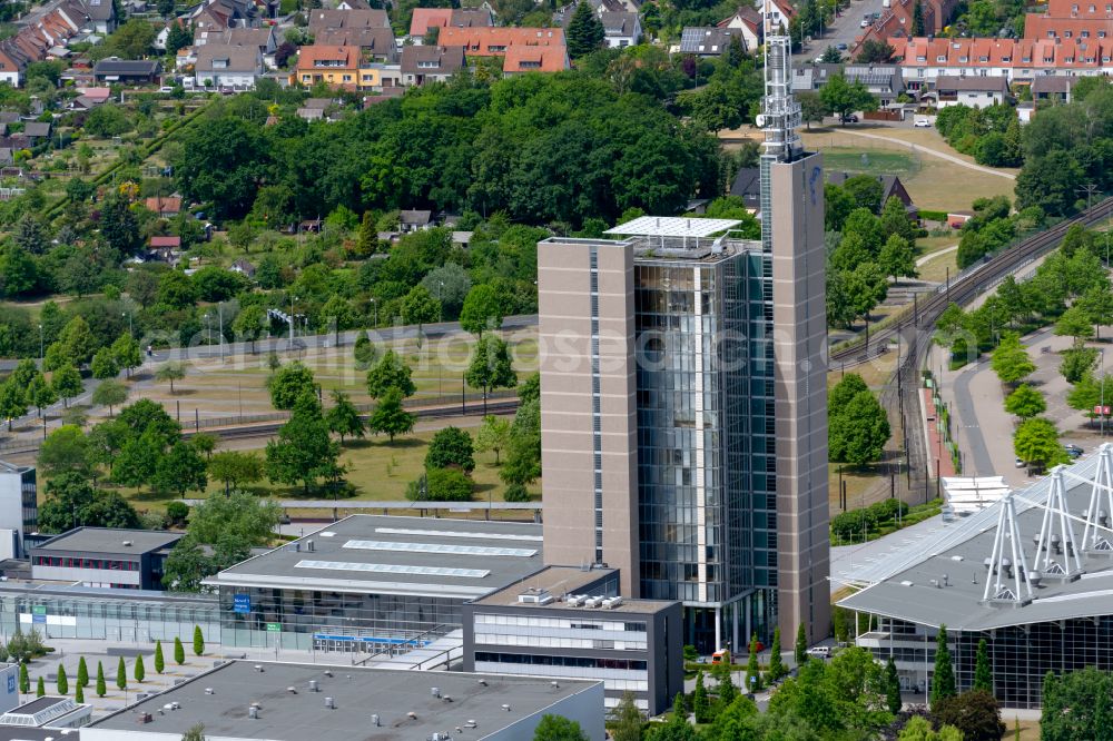 Hannover from above - Office and corporate management high-rise building Deutsche Messe AG - Buerohaus 1 on street Nordallee in the district Mittelfeld in Hannover in the state Lower Saxony, Germany