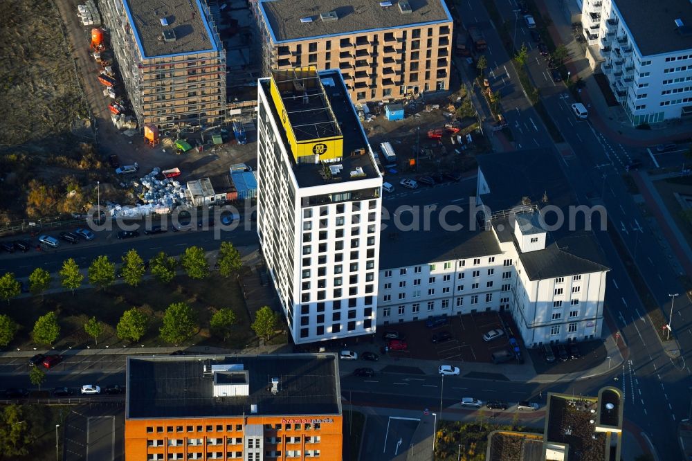 Bremen from the bird's eye view: Office and corporate management high-rise building of MSC Germany S.A. & Co. KG on Hafenstrasse in the district Walle in Bremen, Germany