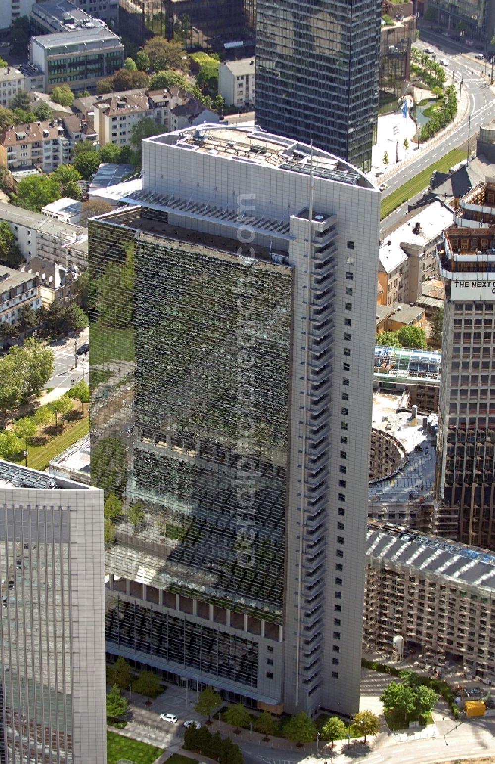 Aerial image Frankfurt am Main - Office and corporate management high-rise building Pollux on place Platz d. Einheit in the district Gallus in Frankfurt in the state Hesse, Germany