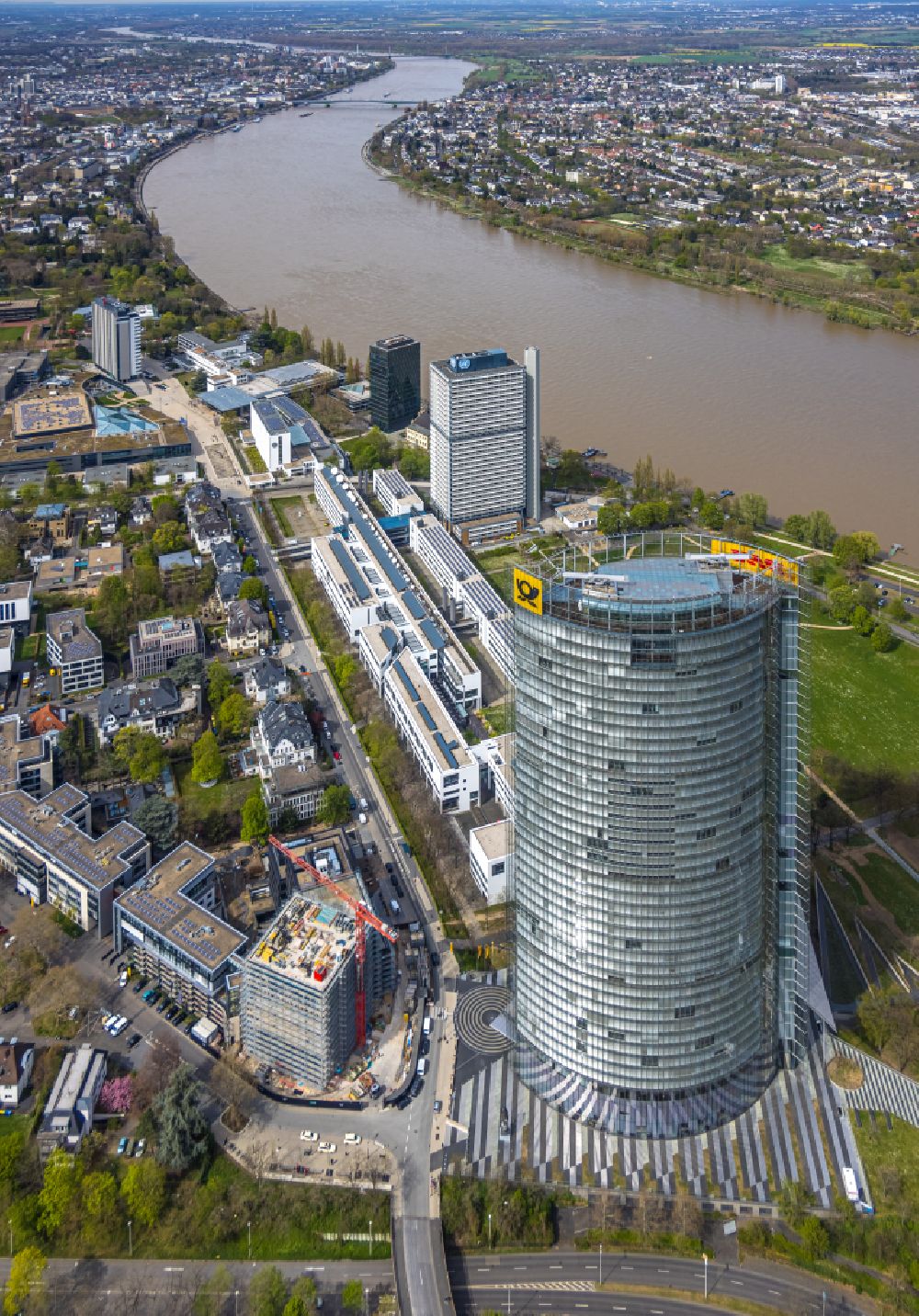 Aerial photograph Bonn - Office and corporate management high-rise building Post Tower on Charles-de-Gaulle-Strasse in the district Gronau in Bonn, in the state North Rhine-Westphalia, Germany