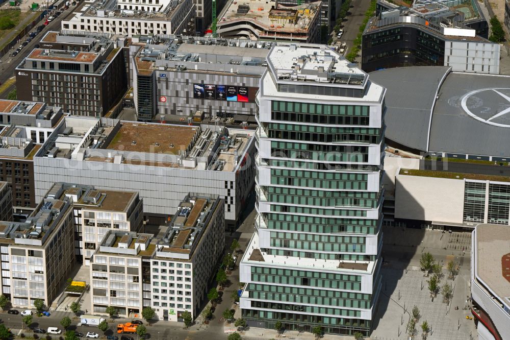 Aerial photograph Berlin - Office and corporate management high-rise building Stream Tower on street Wanda-Kallenbach-Strasse in the district Friedrichshain in Berlin, Germany