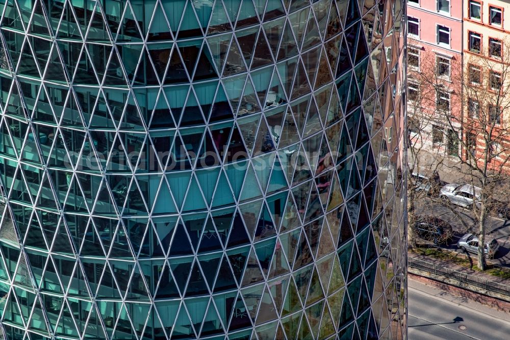 Aerial image Frankfurt am Main - Office and corporate management high-rise building WesthafenTower on place Westhafenplatz in the district Gutleutviertel in Frankfurt in the state Hesse, Germany