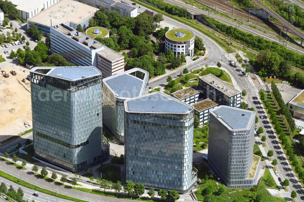 München from the bird's eye view: Office building of the administration and business house ensemble Bavaria Towers on Truderinger Strasse in the district on street Riedenburger Strasse of Bogenhausen in Munich in the state Bavaria, Germany