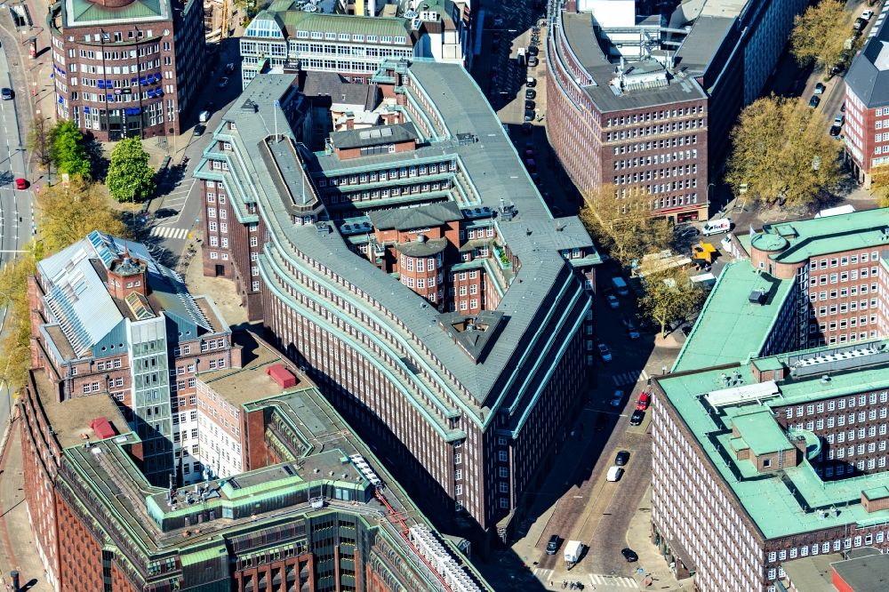 Aerial photograph Hamburg - Office building Chilehaus Hamburg on Fischertwiete in Hamburg, Germany