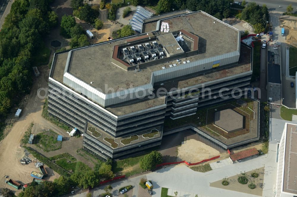 Laatzen from above - Office building of German pension insurance on Lange Weihe in Laatzen in the state Lower Saxony