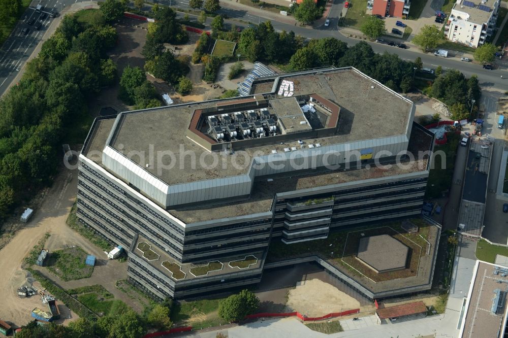 Laatzen from the bird's eye view: Office building of German pension insurance on Lange Weihe in Laatzen in the state Lower Saxony