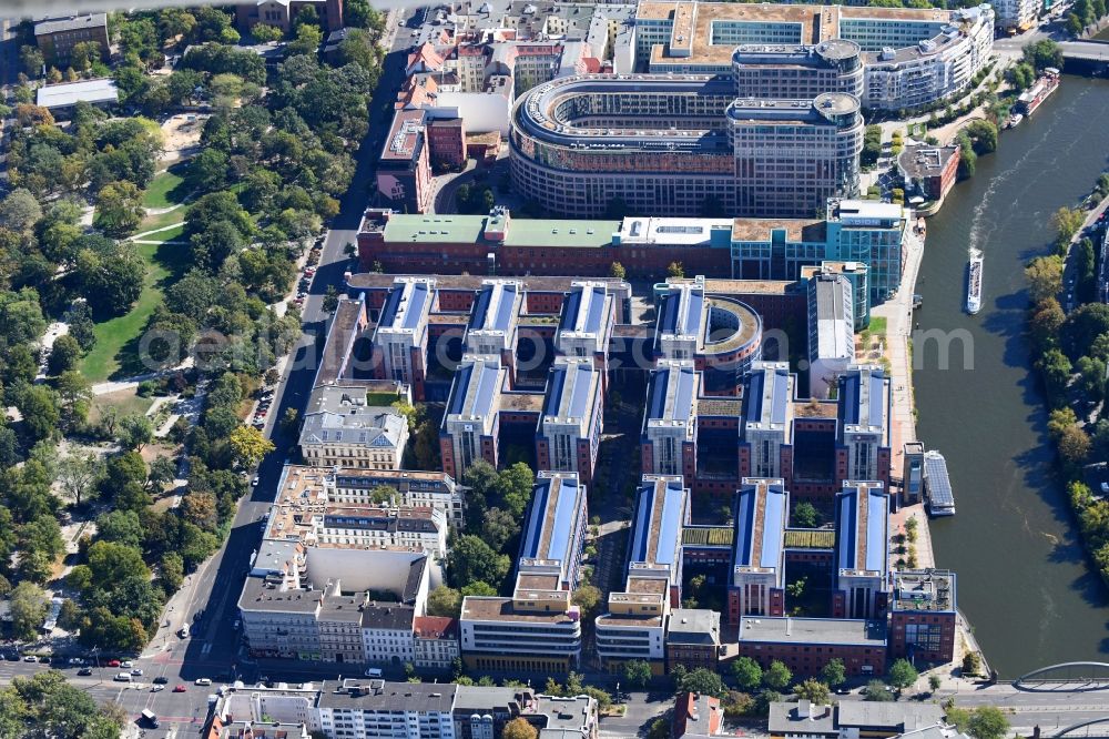 Berlin from the bird's eye view: Office building along the Stromstrasse - Alt-Moabit in the district Mitte in Berlin, Germany