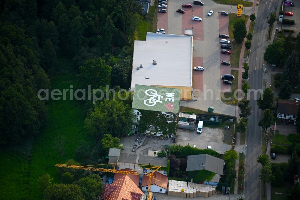 Aerial photograph Altlandsberg - Office building of the bicycle dealer Fahrradhof Altlandsberg on Berliner Allee in Altlandsberg in the state Brandenburg, Germany