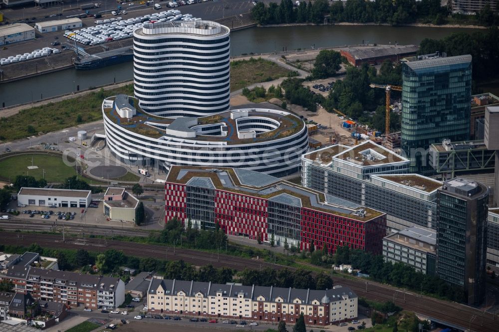 Düsseldorf from the bird's eye view: Office building FLOAT between Franzsiusstrasse and Holzstrasse in the district Unterbilk in Duesseldorf at Ruhrgebiet in the state North Rhine-Westphalia, Germany