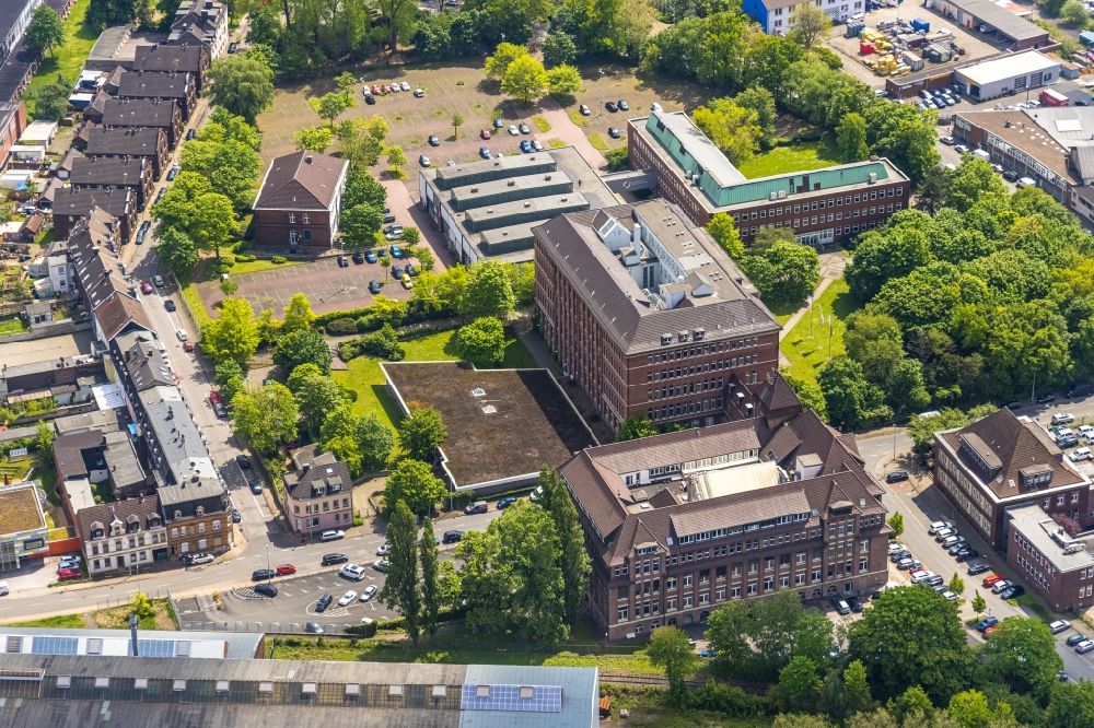 Aerial photograph Mülheim an der Ruhr - Office building Haus of Wirtschaft on Wiesenstrasse in Muelheim on the Ruhr at Ruhrgebiet in the state North Rhine-Westphalia, Germany