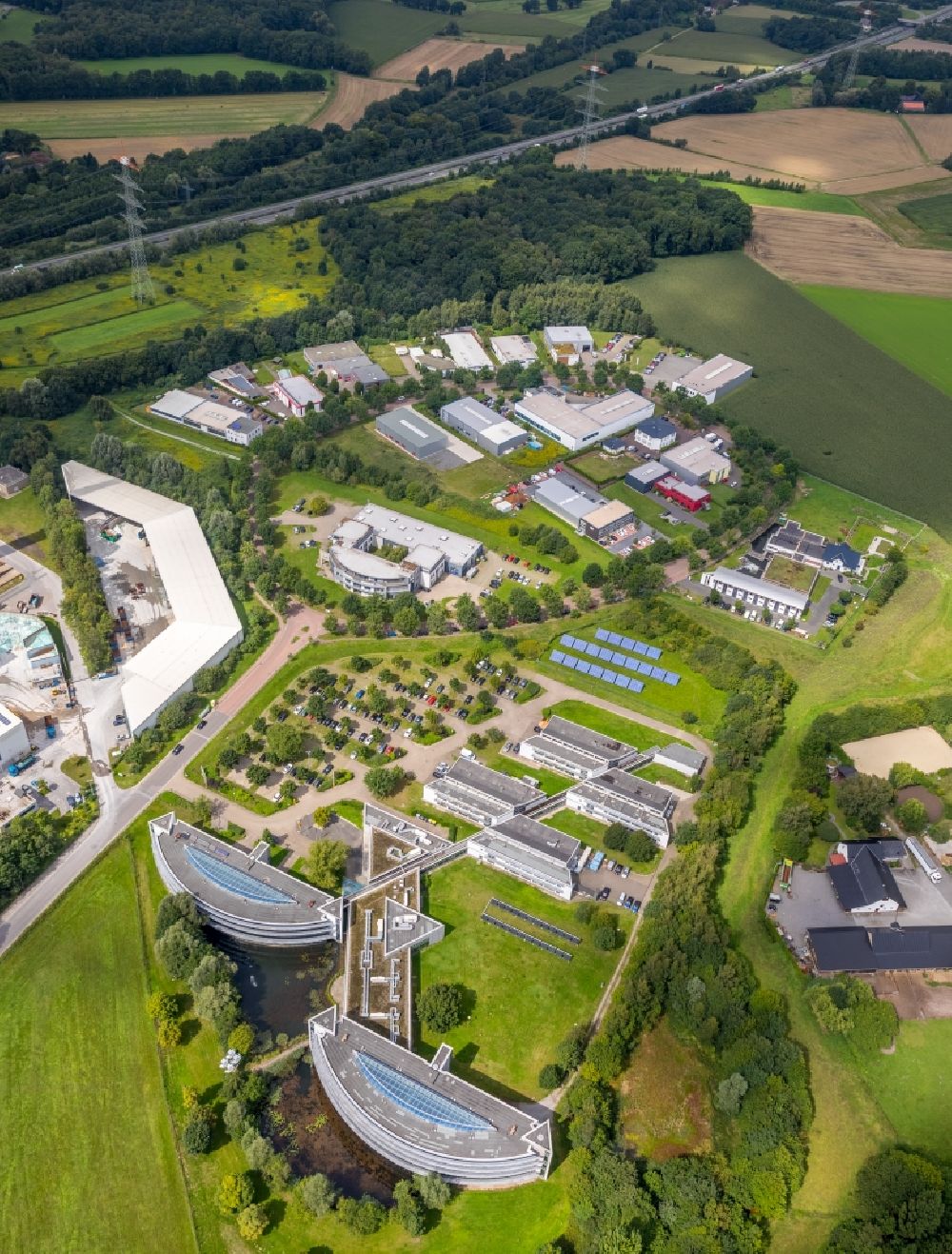 Aerial photograph Gladbeck - Office building IWG Innovationszentrum Wiesenbusch Gladbeck Betriebsgesellschaft mbH Am Wiesenbusch in Gladbeck in the state North Rhine-Westphalia, Germany
