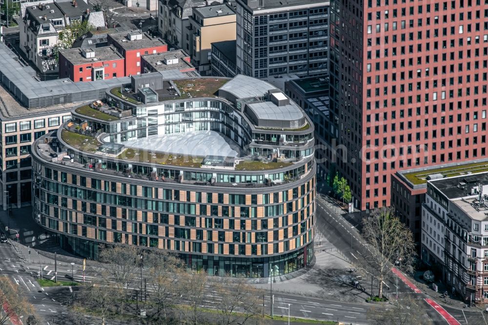 Aerial photograph Frankfurt am Main - Office building Oval on Baseler Platz in the district Gutleutviertel in Frankfurt in the state Hesse, Germany