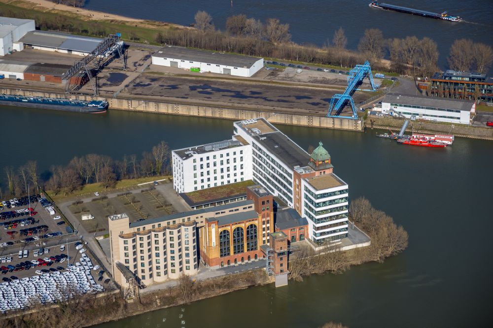 Aerial photograph Düsseldorf - Office building on Plange Muehle in the district Hafen in Duesseldorf at Ruhrgebiet in the state North Rhine-Westphalia, Germany