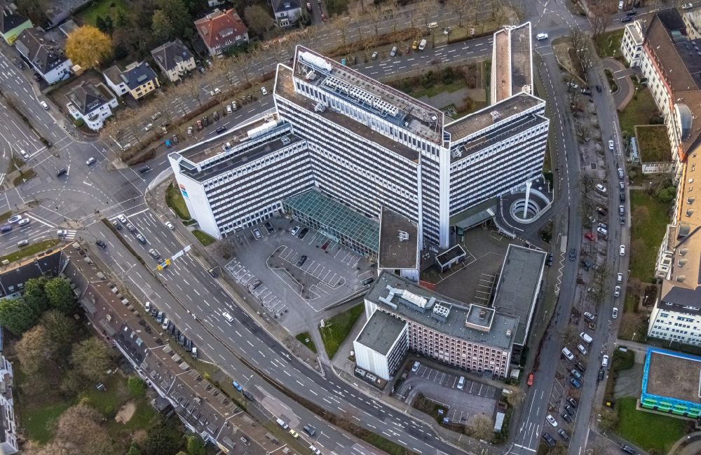 Essen from the bird's eye view: Office building Ruhrturm on Huttropstrasse in the district Huttrop in Essen in the state North Rhine-Westphalia, Germany
